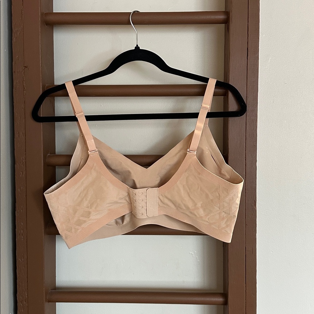 Honeylove Silhouette Wireless Bra - Picture 3 of 7